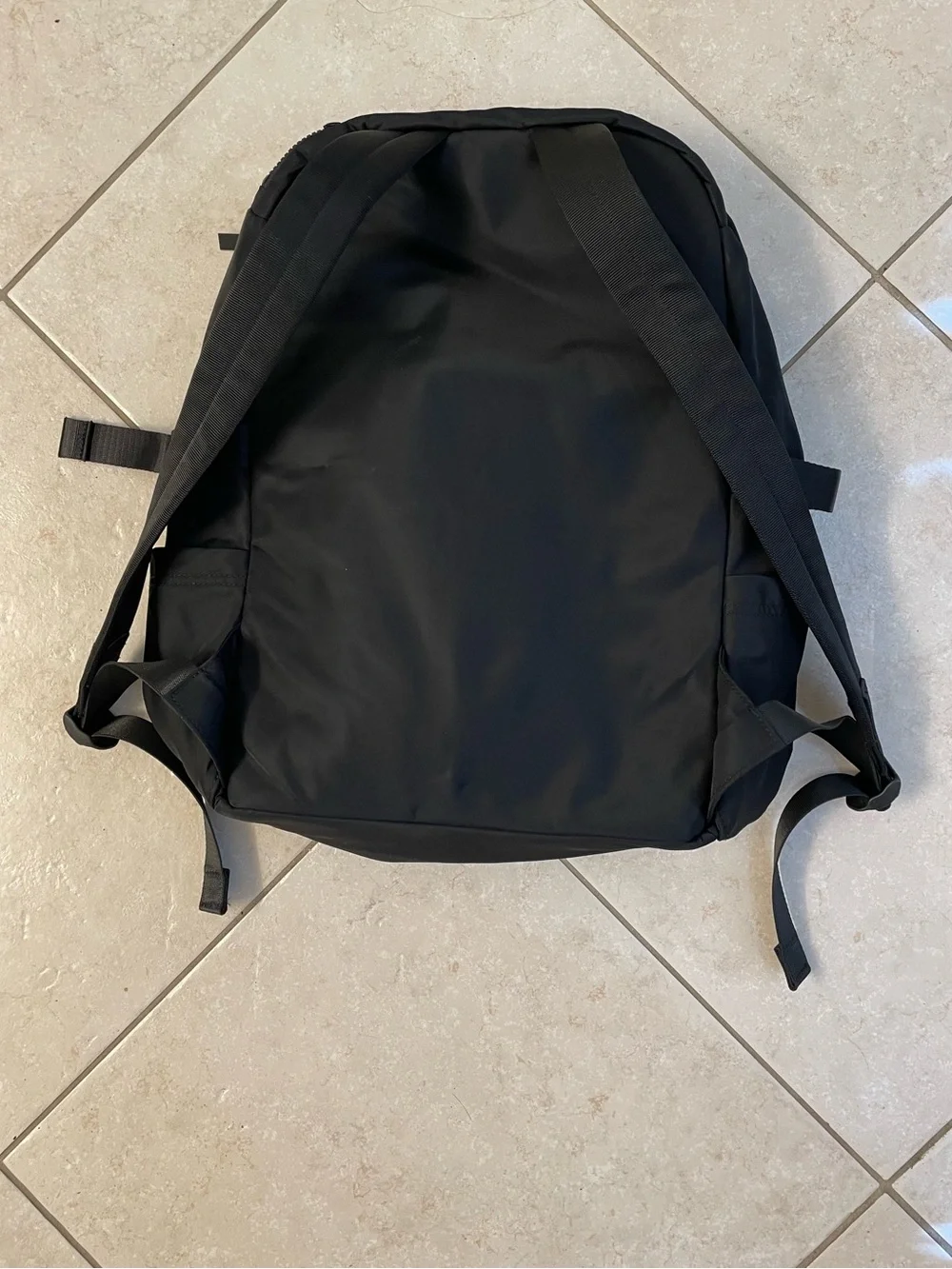 lululemon Men’s Black New Crew Backpack - Picture 4 of 6